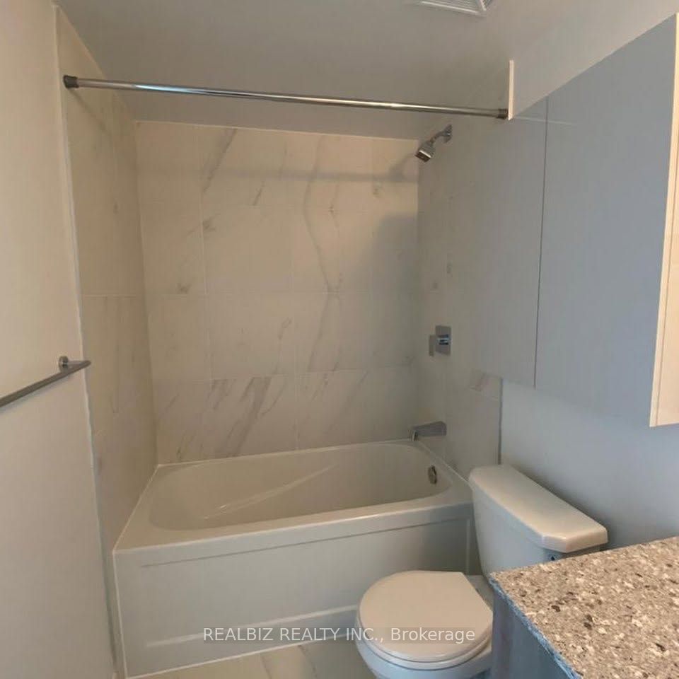 31 Tippett Road 651 Property Photo 6