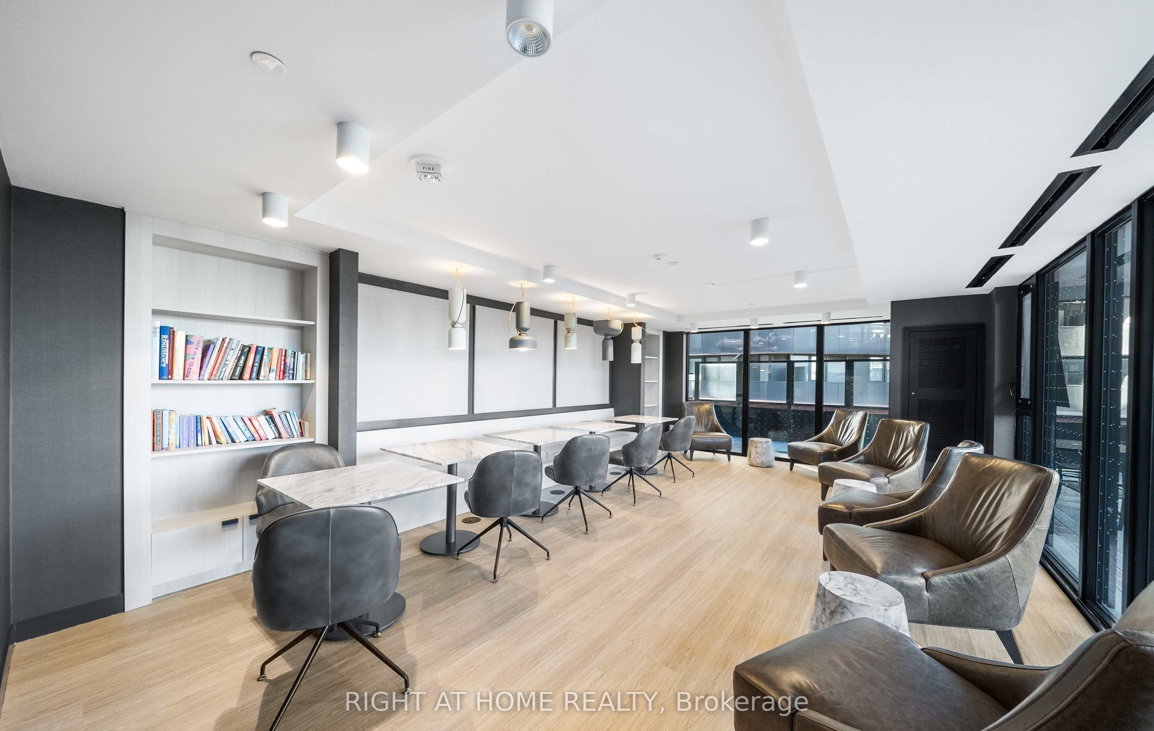 8 Tippett Road 202 Property Photo 7