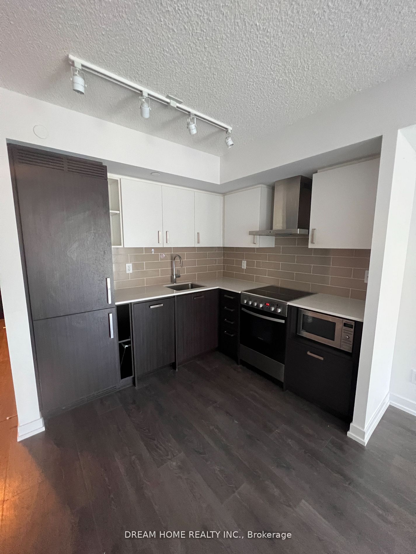 125 Redpath Avenue 1407 Property Photo 3