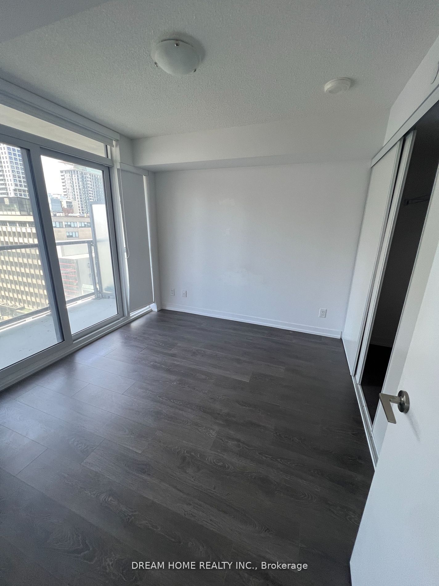 125 Redpath Avenue 1407 Property Photo 4