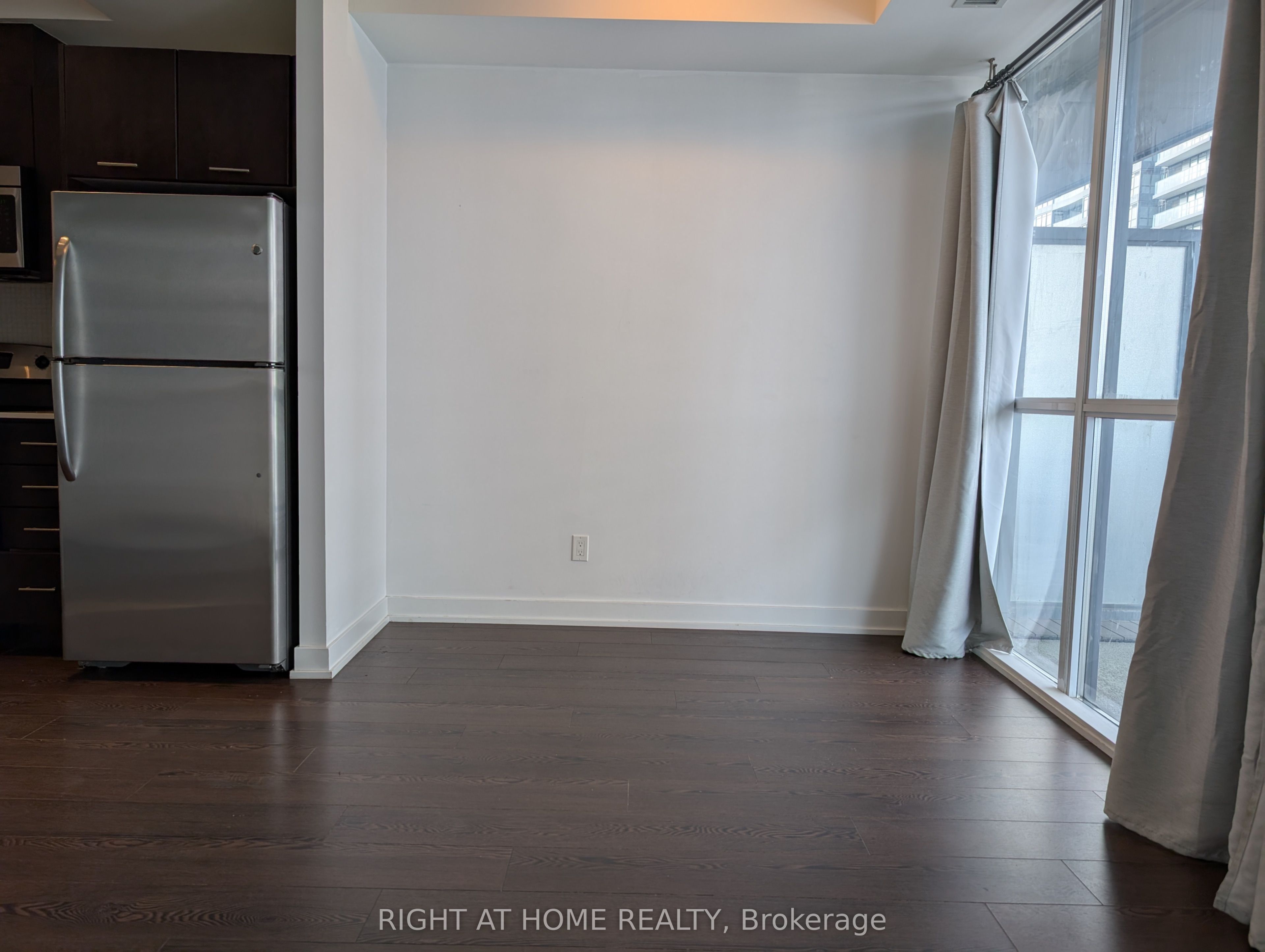 20 Bruyeres Mews 1109 Property Photo 5