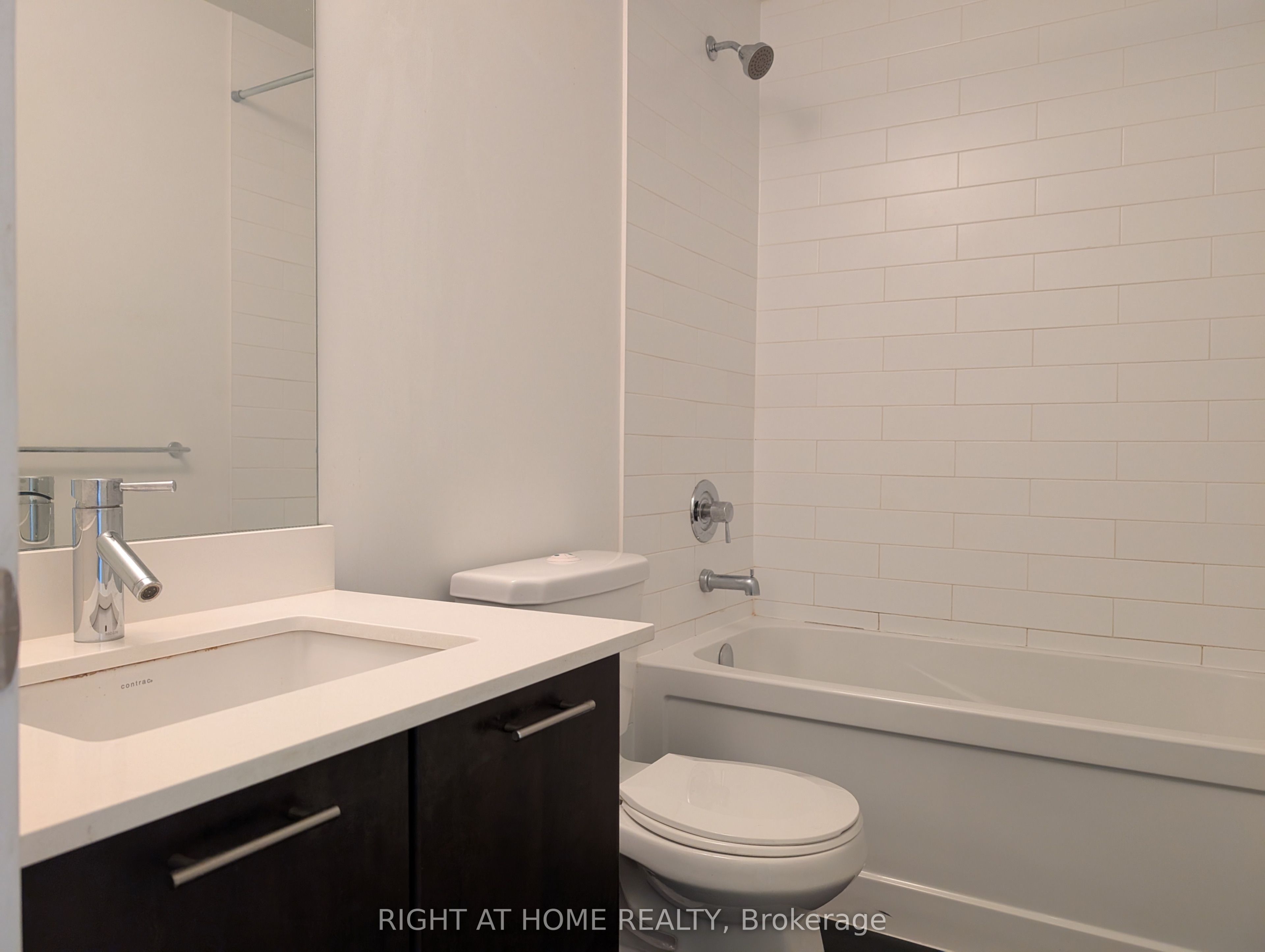 20 Bruyeres Mews 1109 Property Photo 7