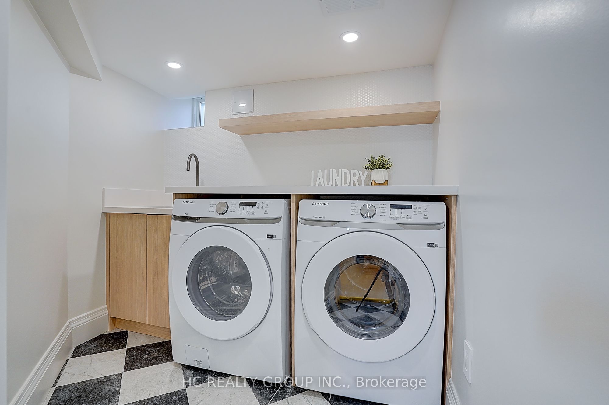 385 Manning Avenue Property Photo 33
