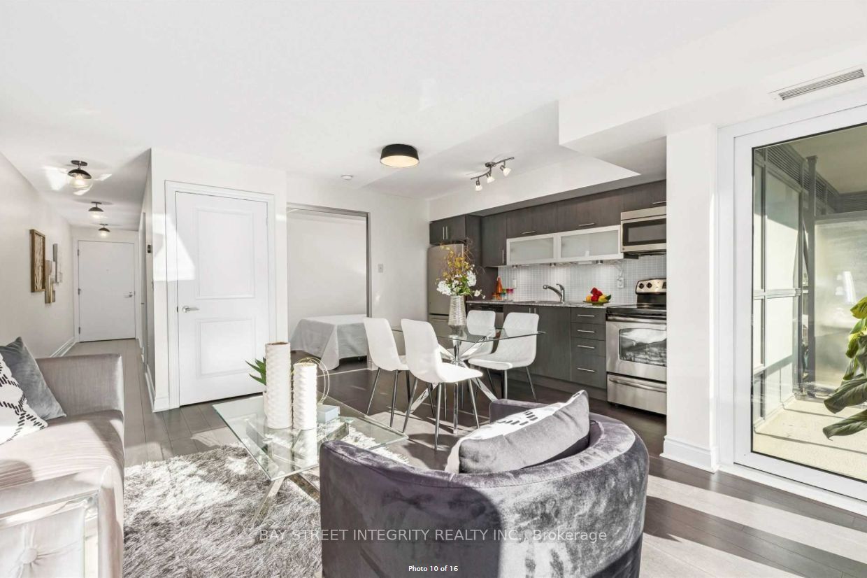 28 Ted Rogers Way 1705 Property Photo 8