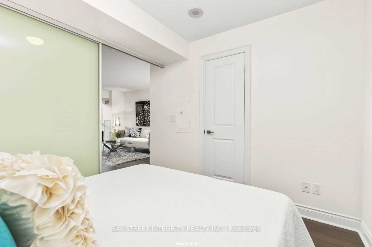 28 Ted Rogers Way 1705 Property Photo 11