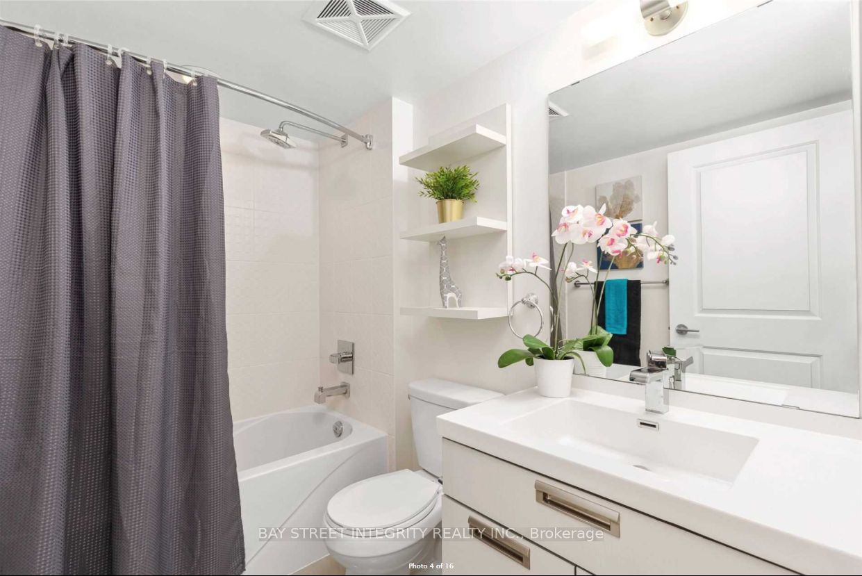 28 Ted Rogers Way 1705 Property Photo 13