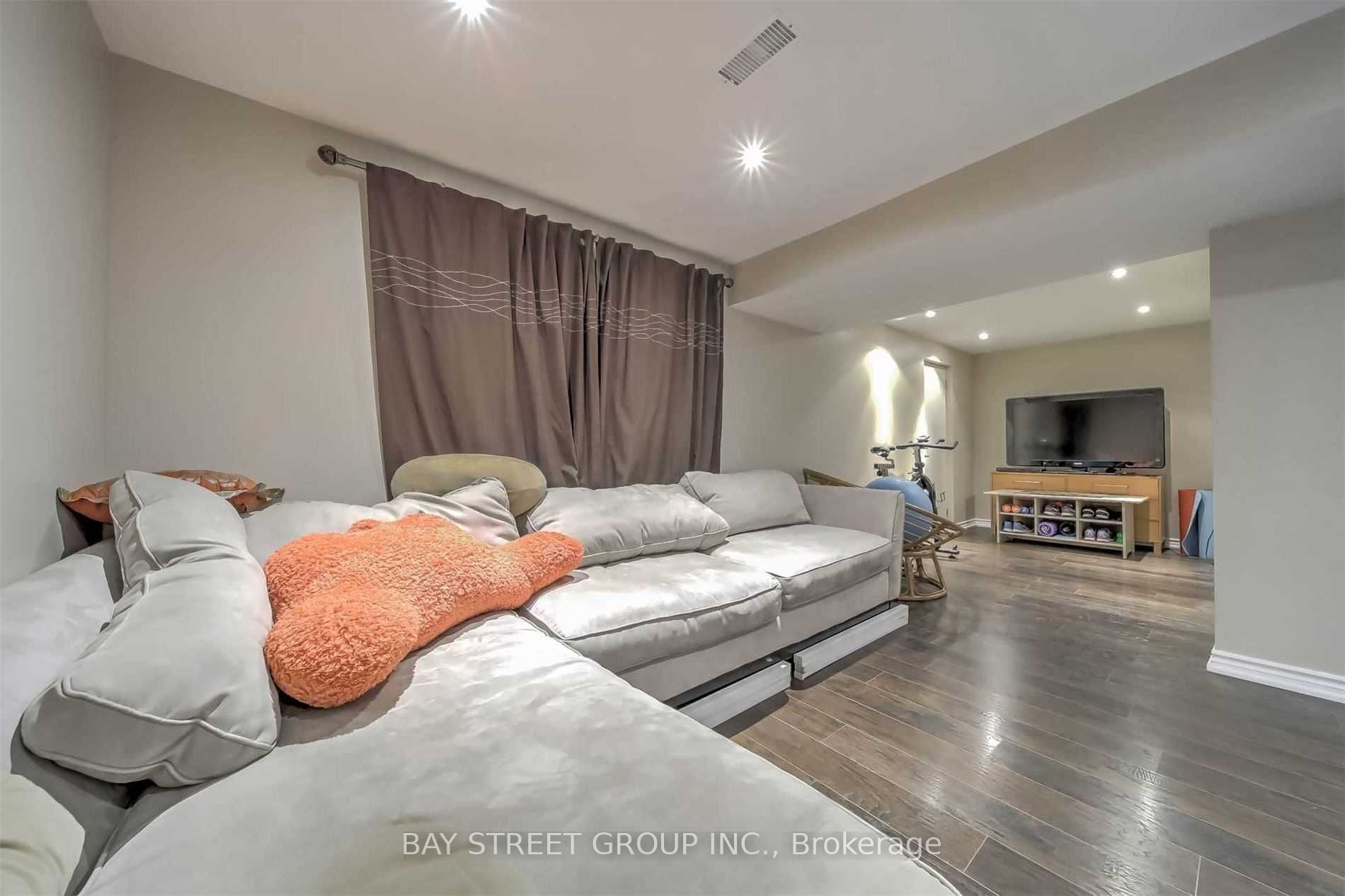 33 Heathview Avenue Property Photo 16