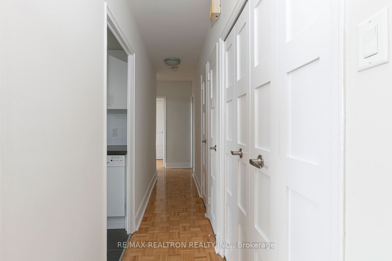 485 Huron Street 206 Property Photo 4