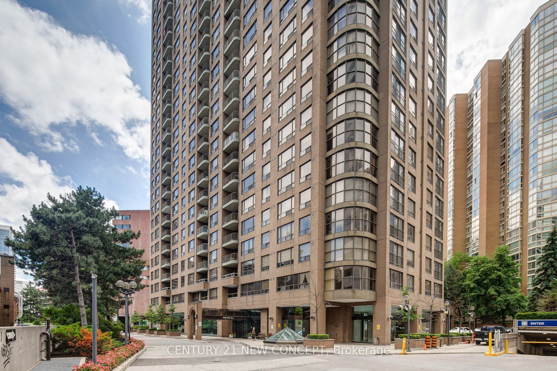 100 Upper Madison Avenue 2601 Property Photo 1
