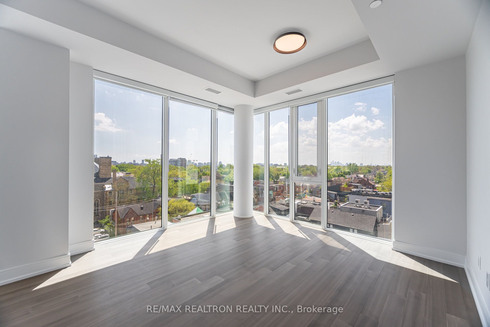 664 Spadina Avenue 710 Property Photo 6