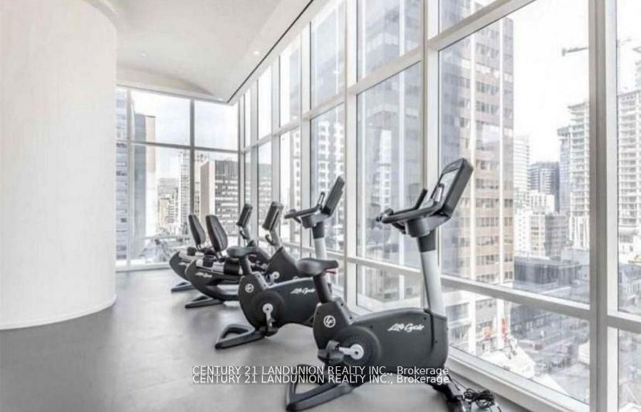 1 Bloor Street E 2612 Property Photo 13