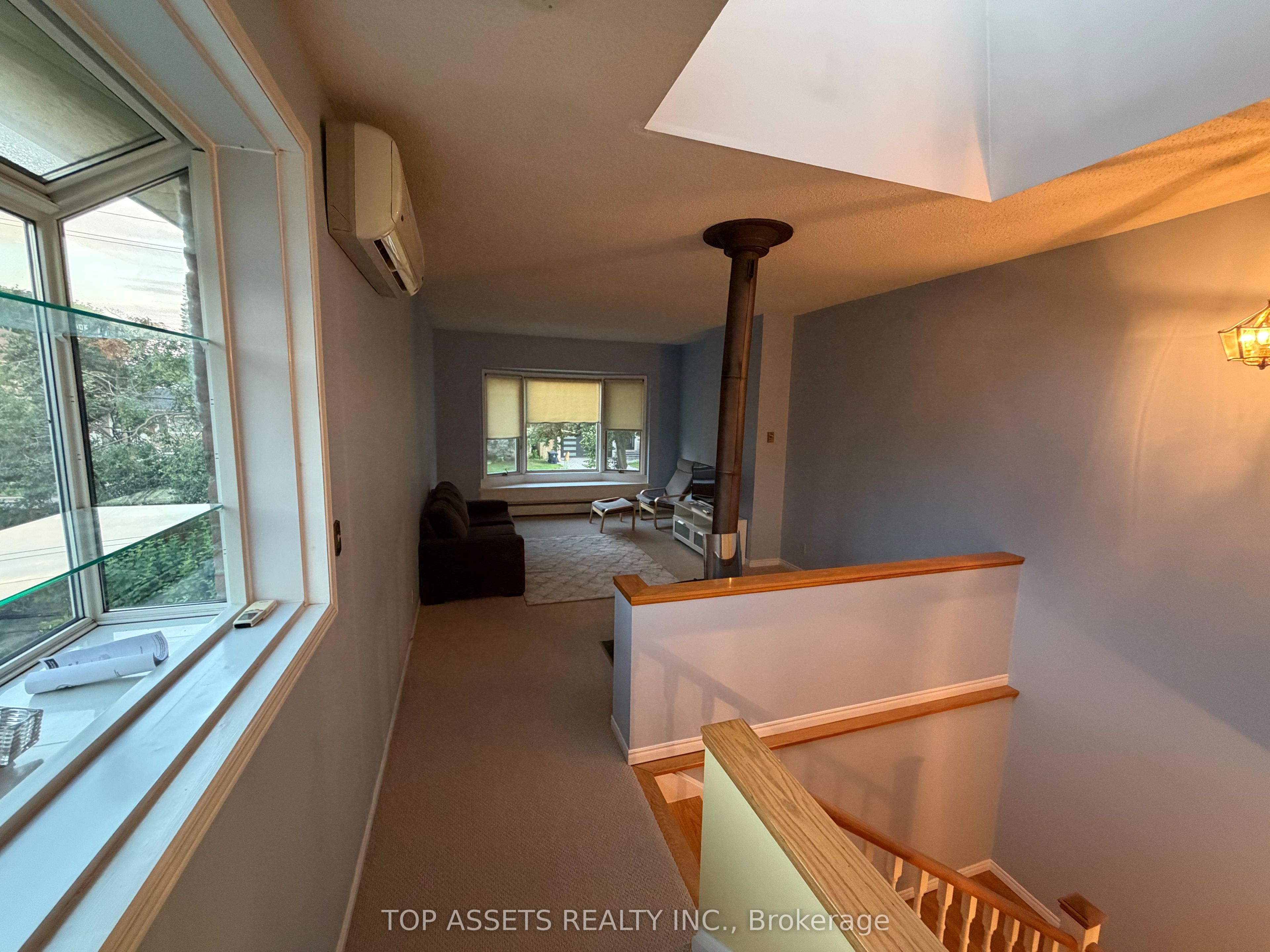 448 Cummer Avenue Unit A Property Photo 4