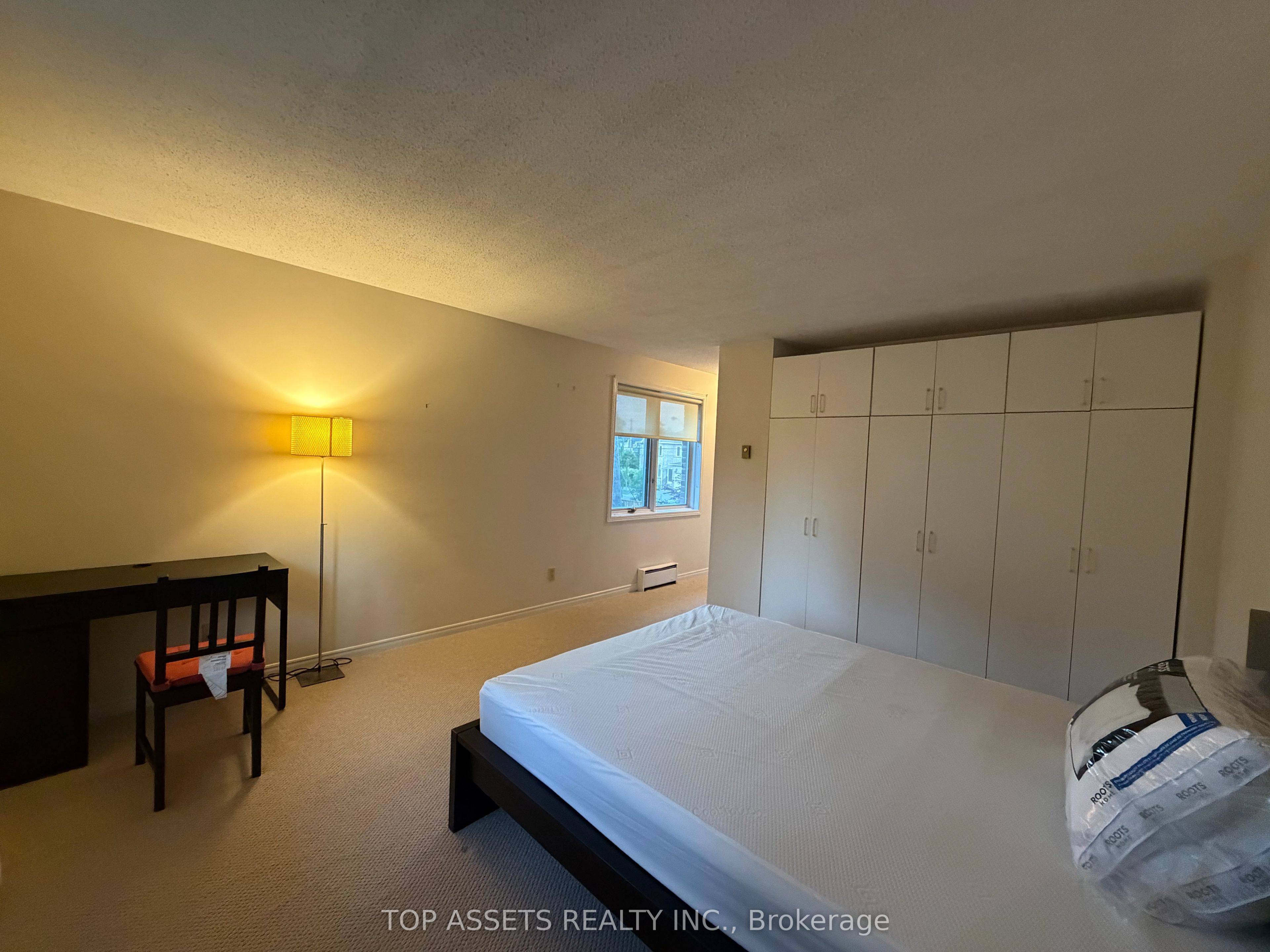 448 Cummer Avenue Unit A Property Photo 8