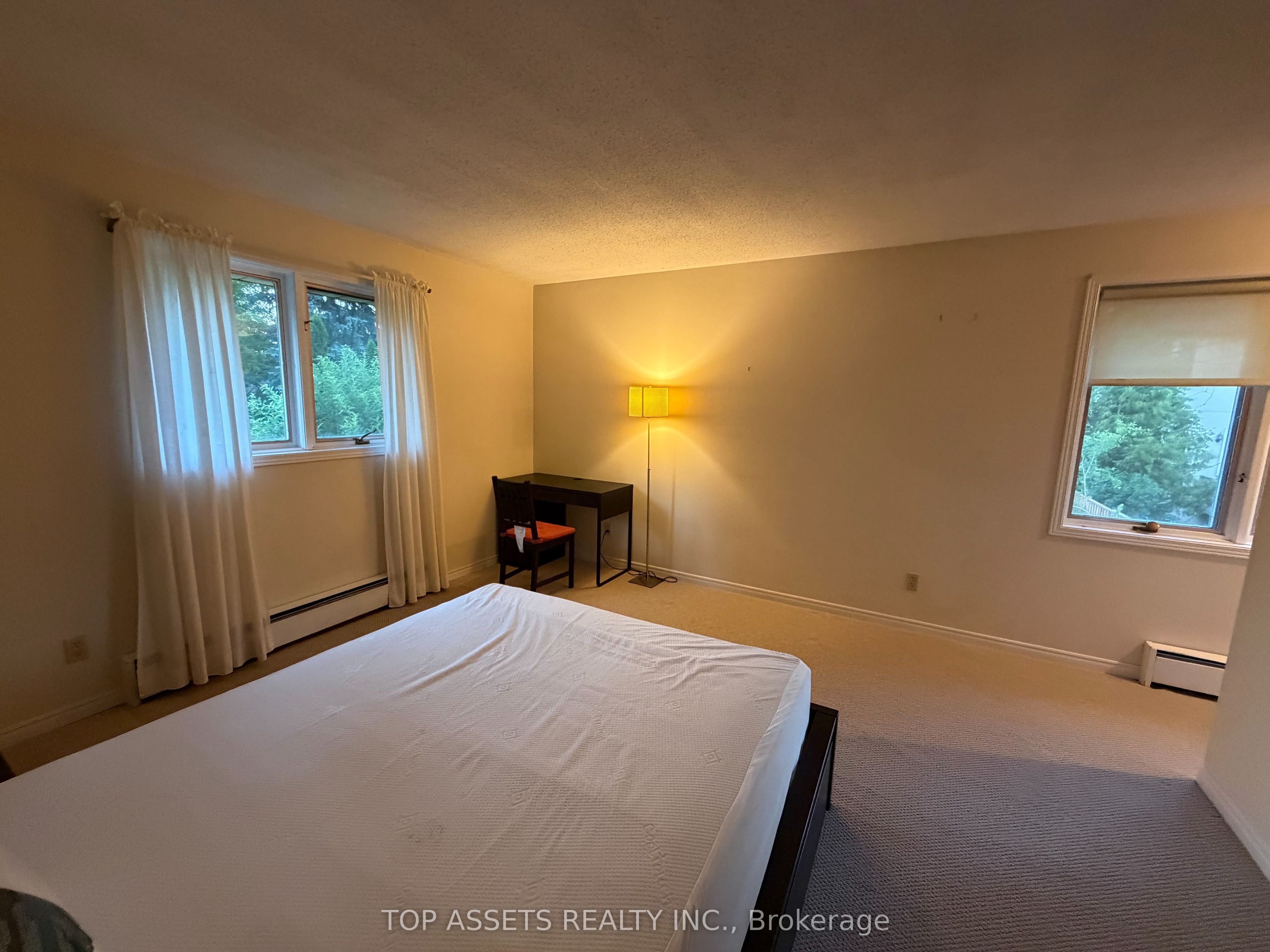 448 Cummer Avenue Unit A Property Photo 9