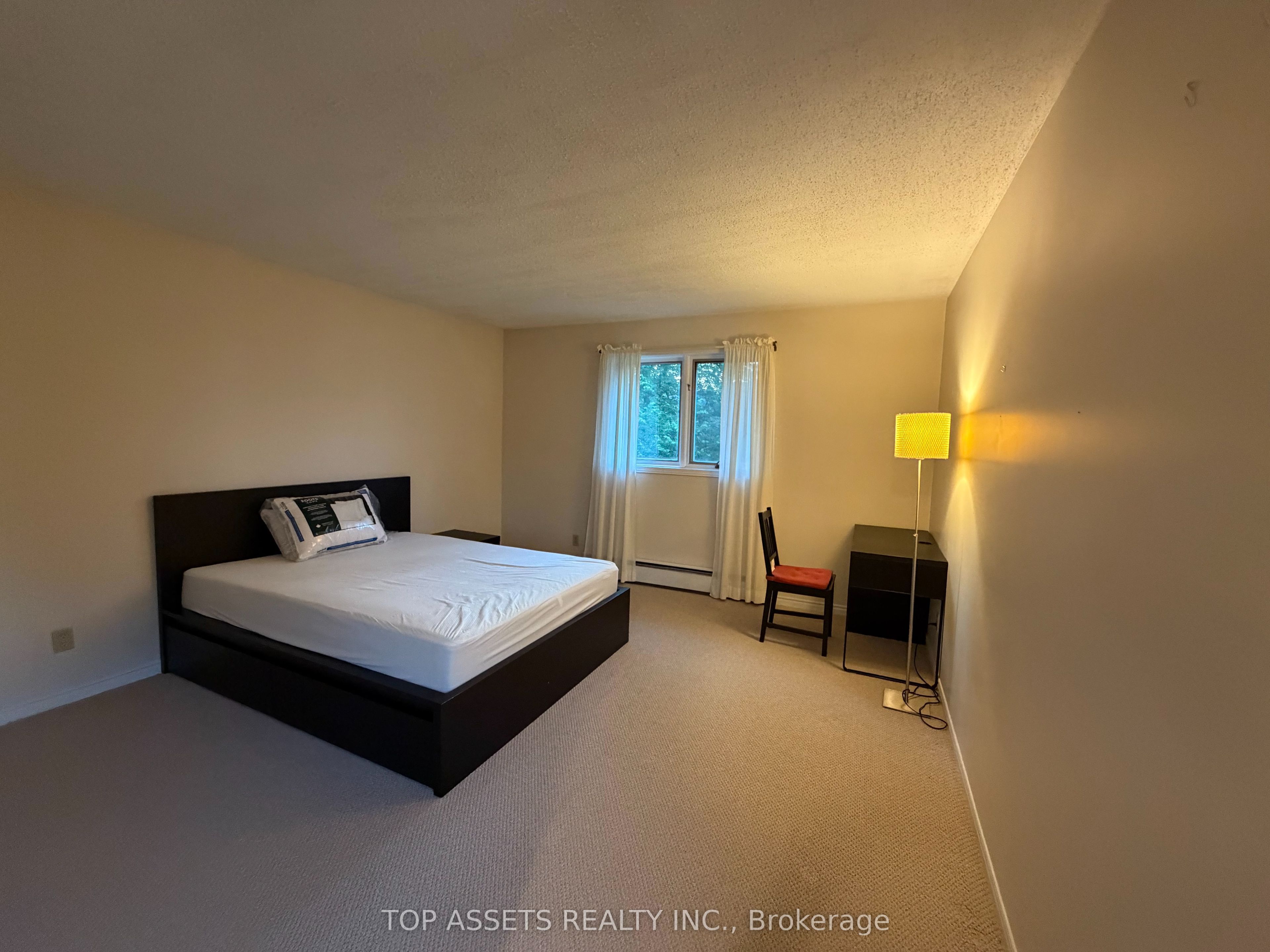 448 Cummer Avenue Unit A Property Photo 10