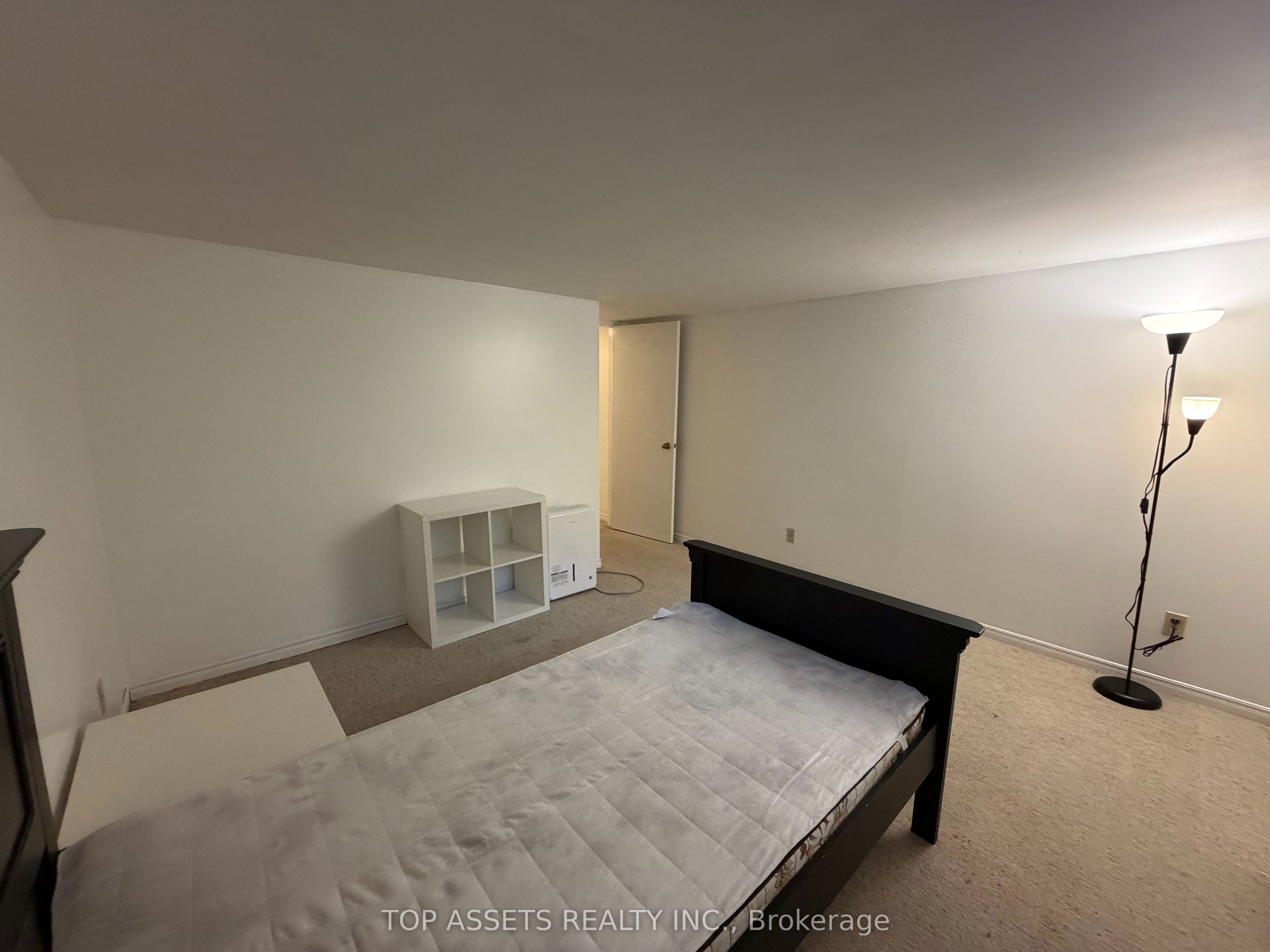 448 Cummer Avenue Unit A Property Photo 12