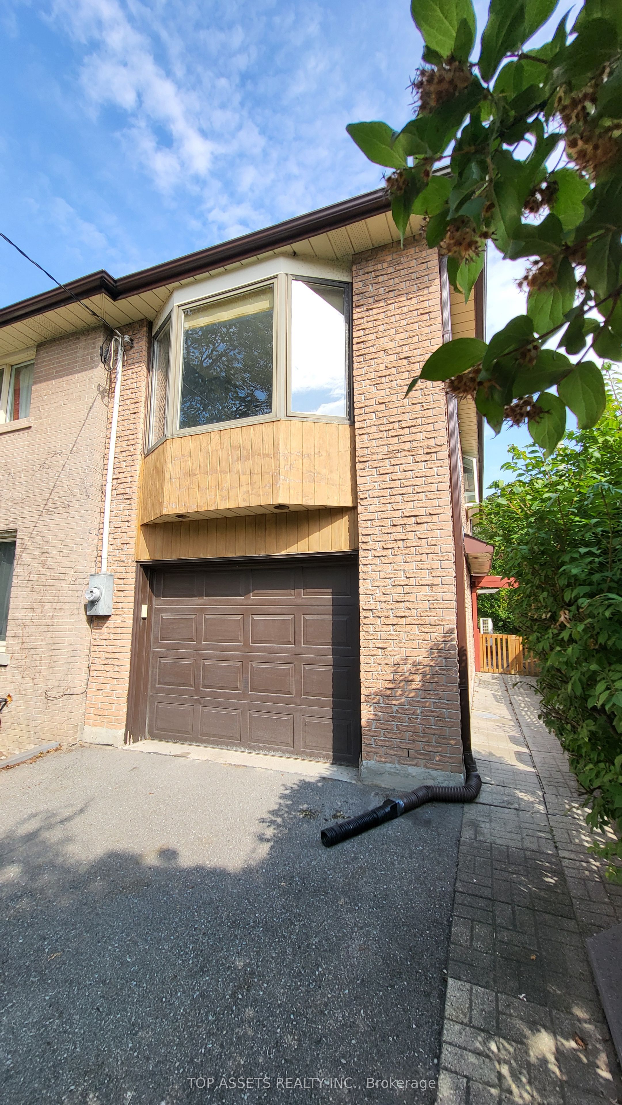 448 Cummer Avenue Unit A Property Photo 13