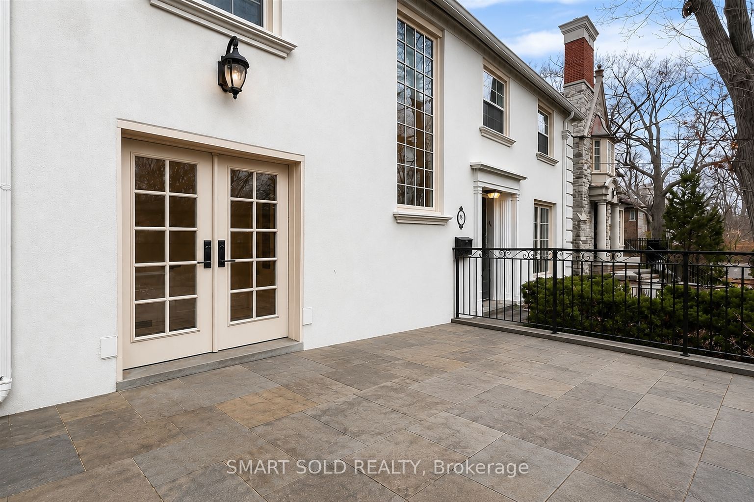 347 Cortleigh Boulevard Property Photo 9
