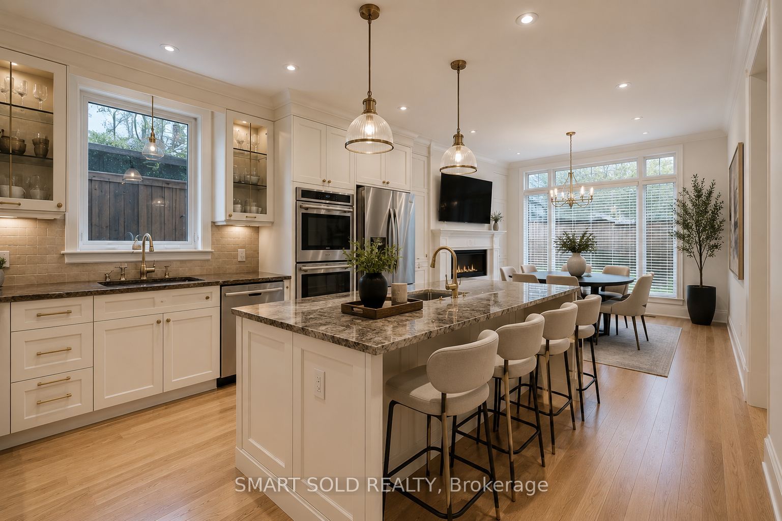 347 Cortleigh Boulevard Property Photo 10