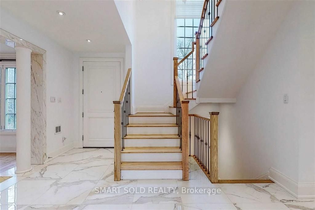 347 Cortleigh Boulevard Property Photo 16