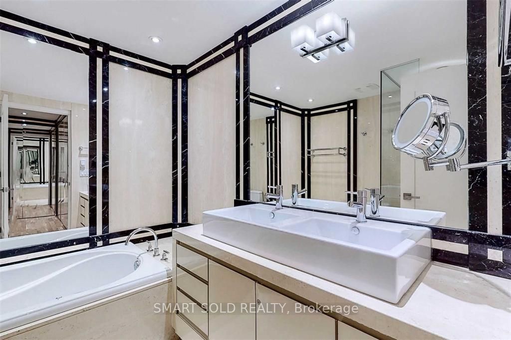 347 Cortleigh Boulevard Property Photo 20