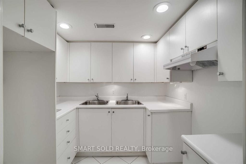 347 Cortleigh Boulevard Property Photo 31