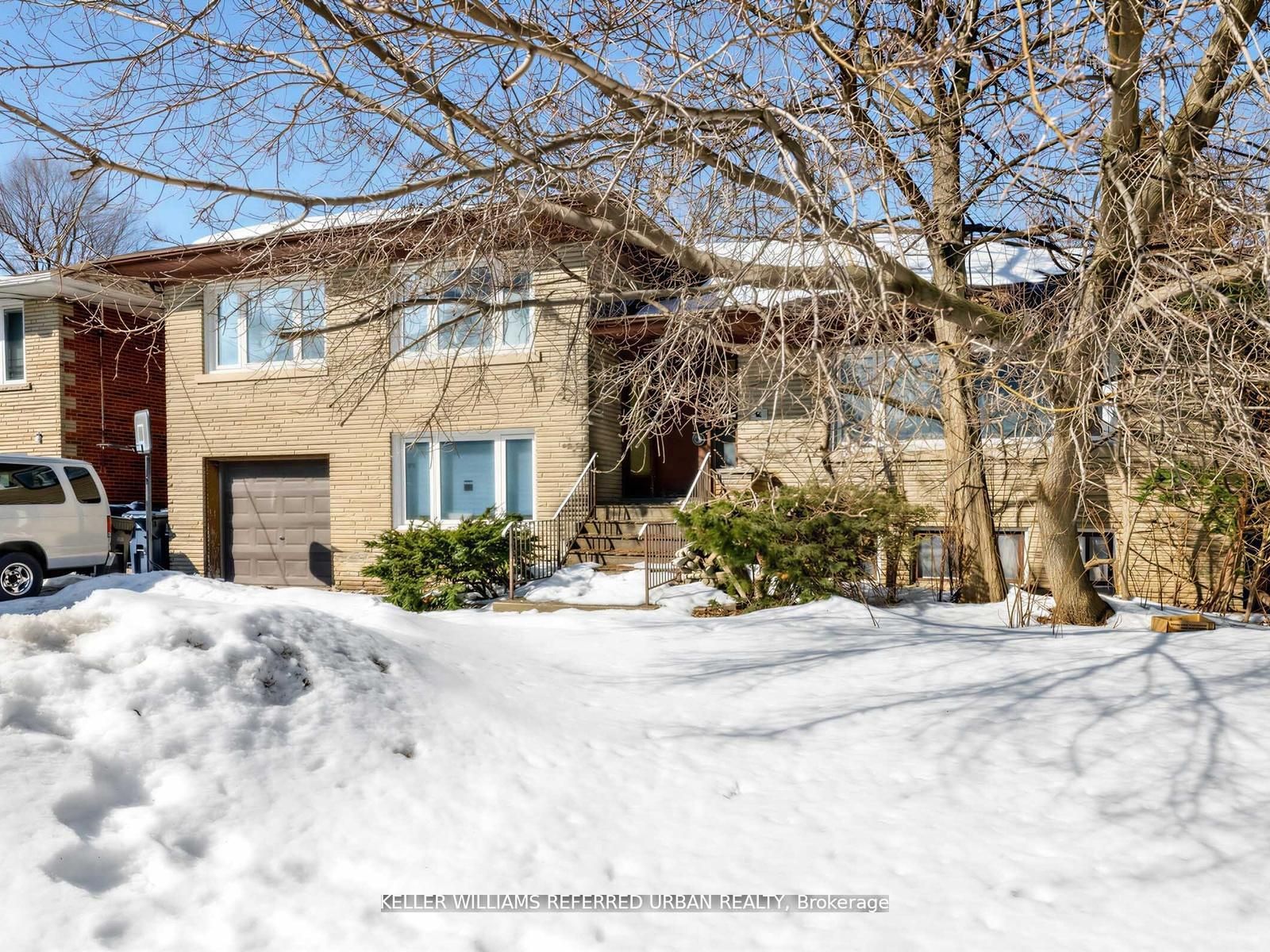 14 Frontenac Avenue Property Photo 3