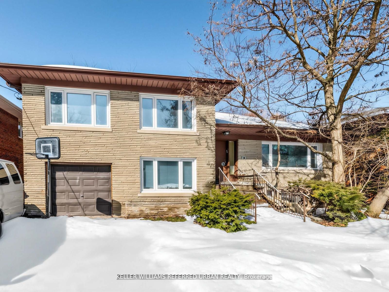 14 Frontenac Avenue Property Photo 4
