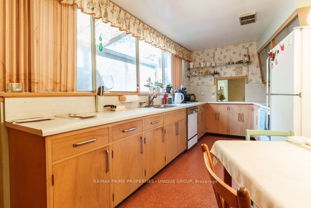 105 Park Road Property Photo 7