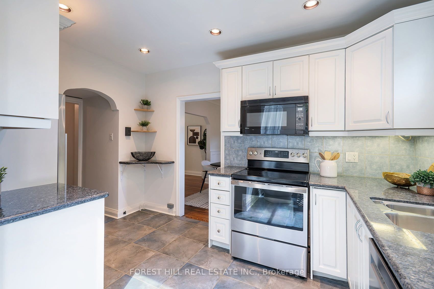 17 Fairleigh Crescent Property Photo 8
