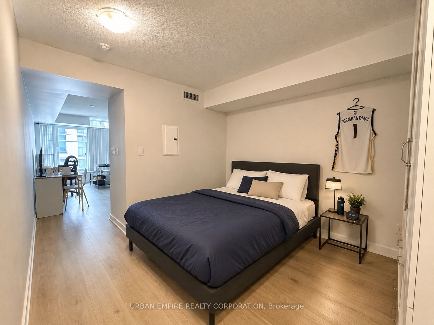 126 Simcoe Street 408 Property Photo 6