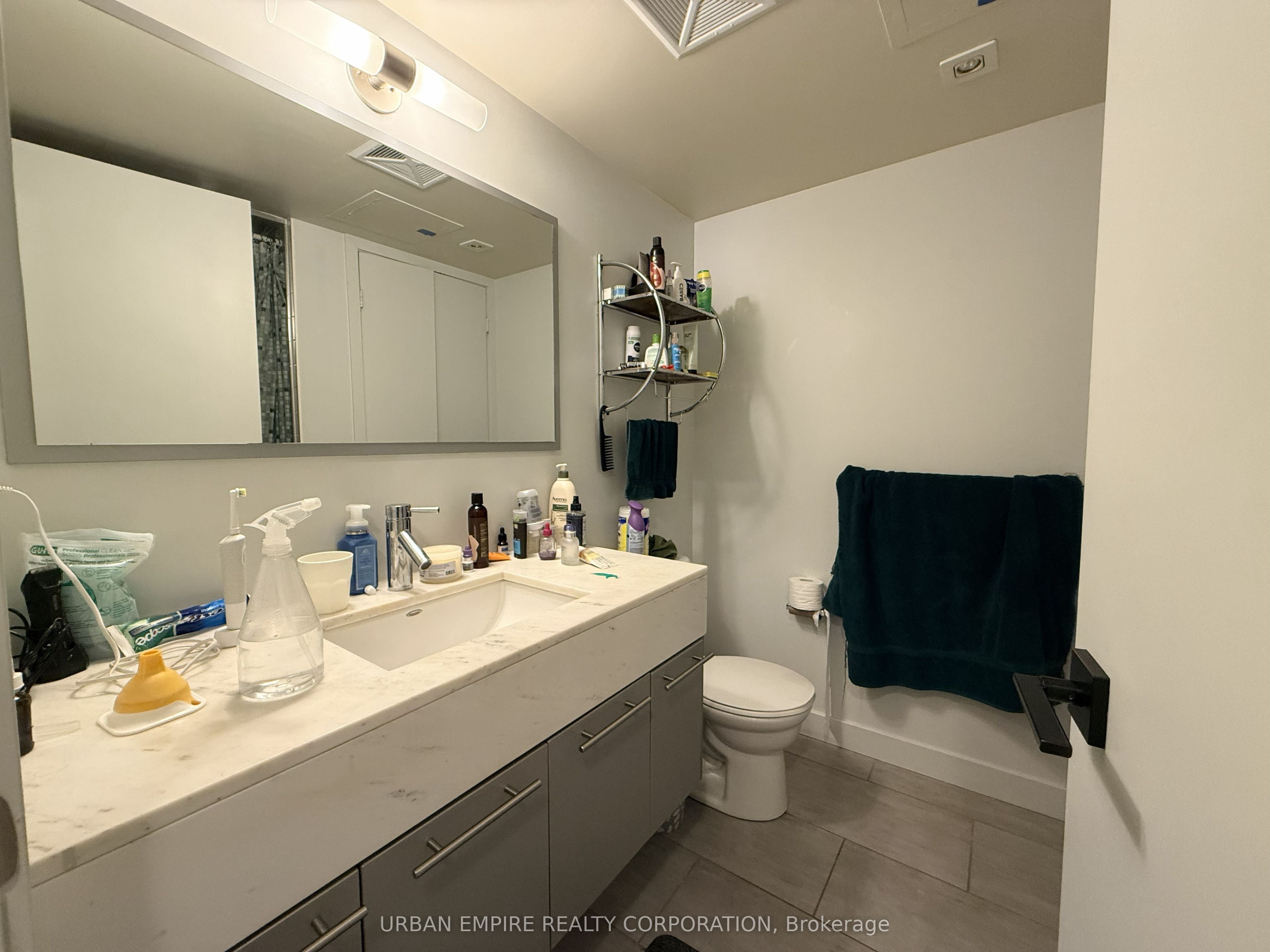 126 Simcoe Street 408 Property Photo 13
