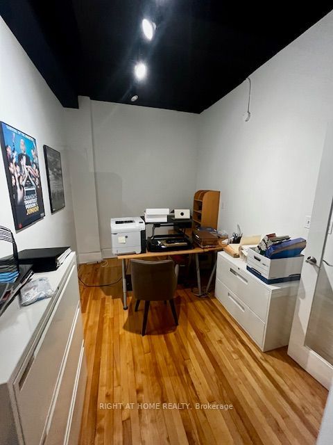 284 College Street 2nd Floor Property Photo 9