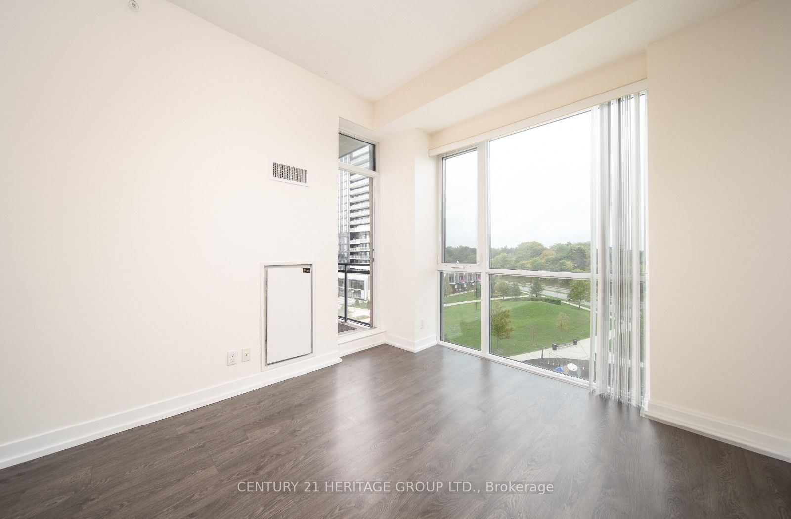 75 The Donway W 509 Property Photo 7