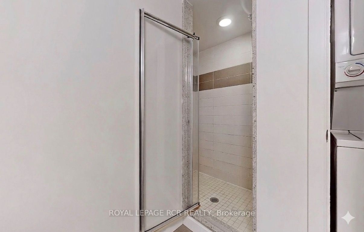 33 Bay Street 904 Property Photo 10