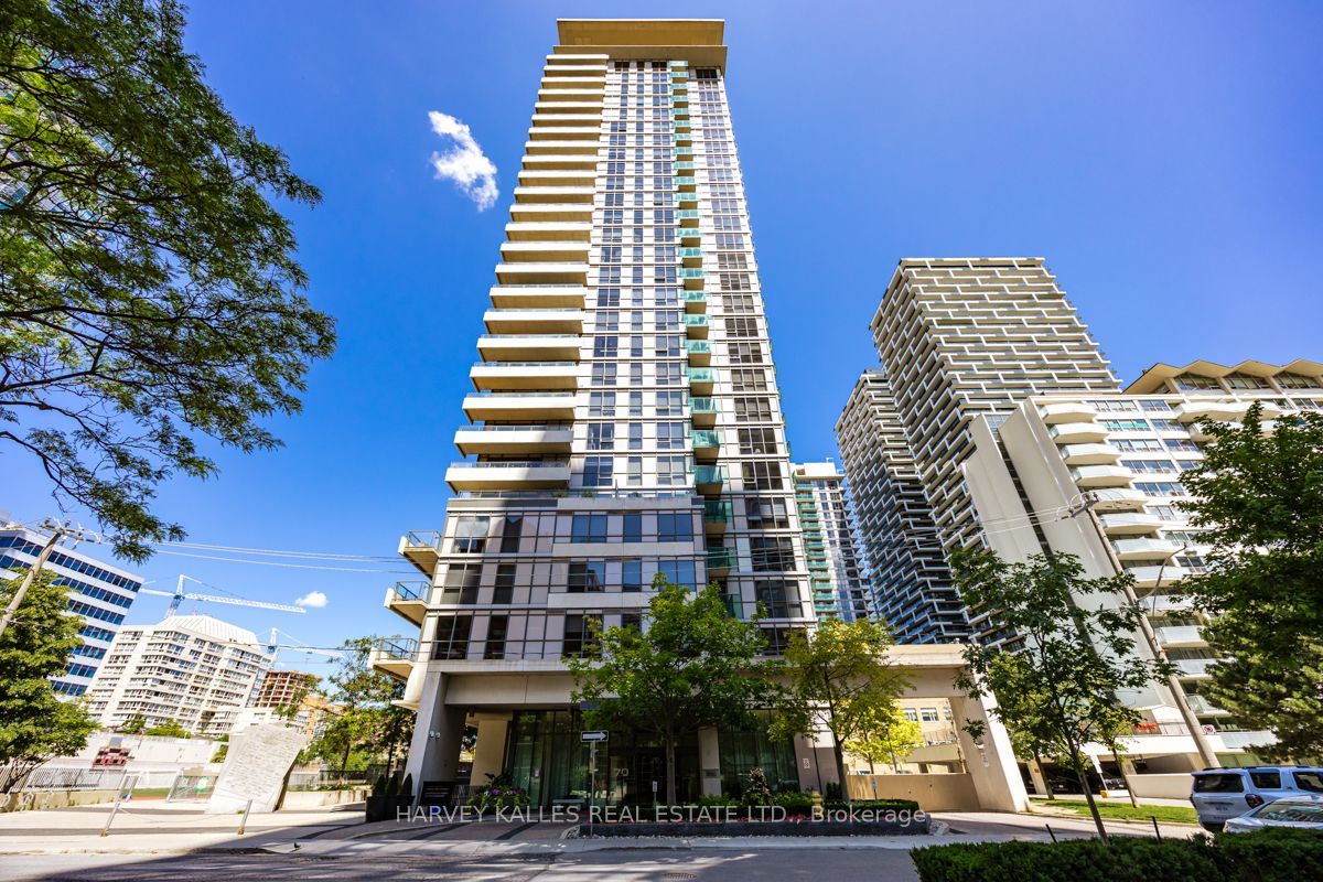 70 Roehampton Avenue 813 Property Photo 1
