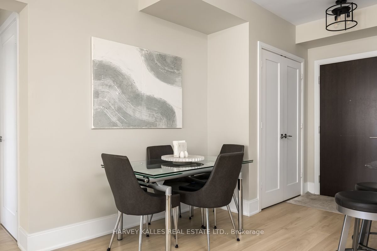 70 Roehampton Avenue 813 Property Photo 7
