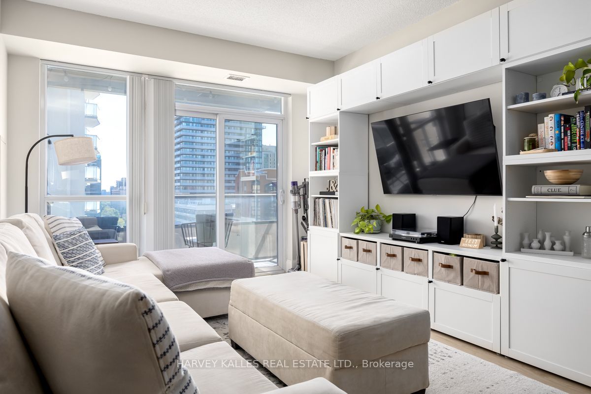 70 Roehampton Avenue 813 Property Photo 10