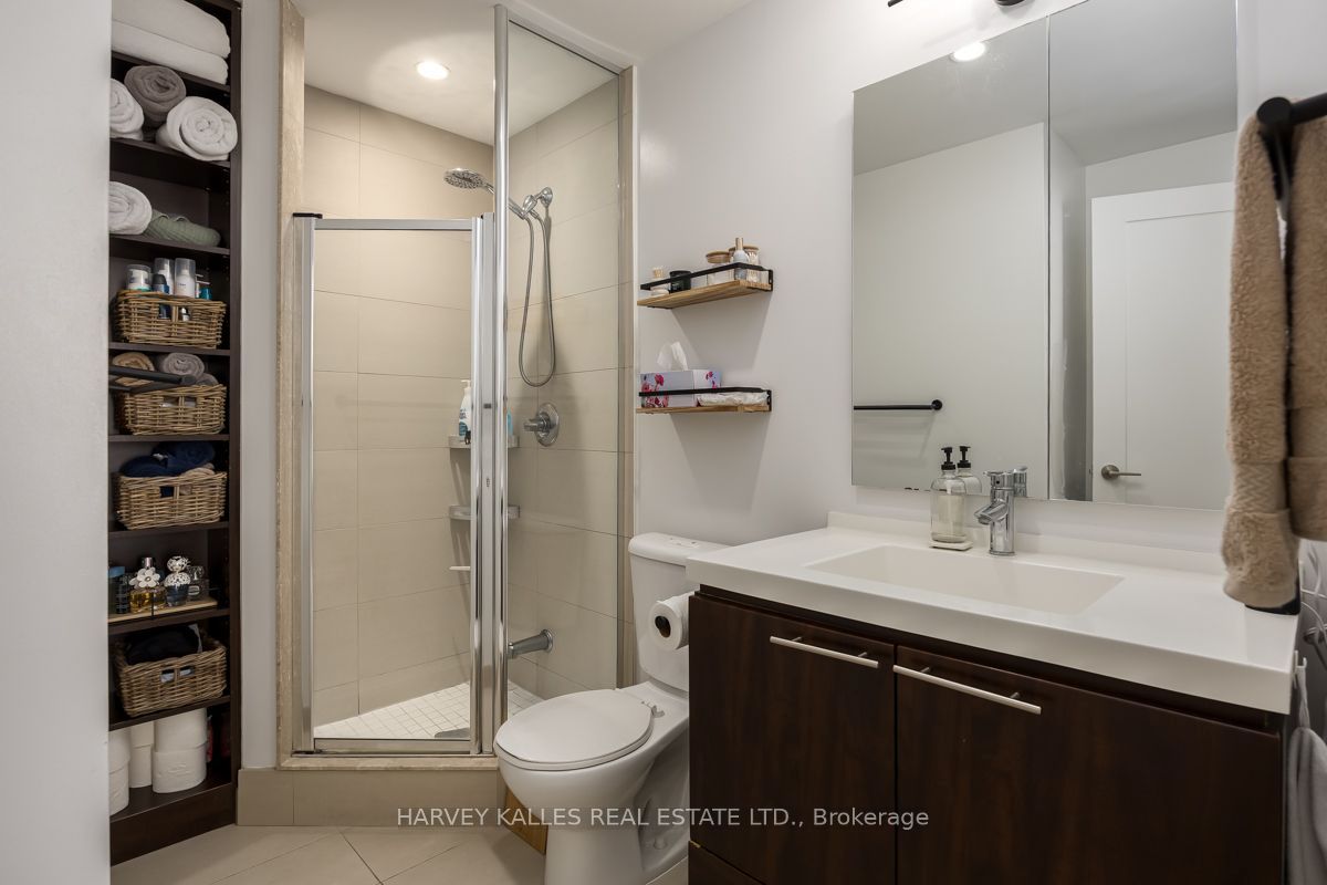 70 Roehampton Avenue 813 Property Photo 14