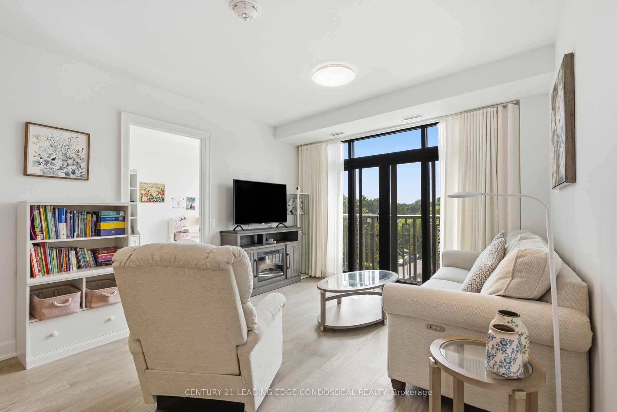 1 Strathgowan Avenue 503 Property Photo 16