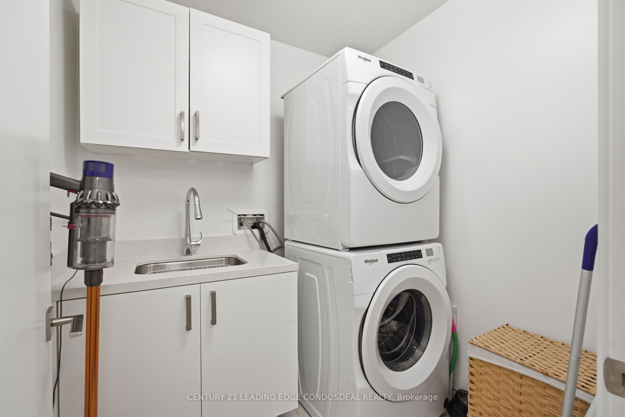 1 Strathgowan Avenue 503 Property Photo 32