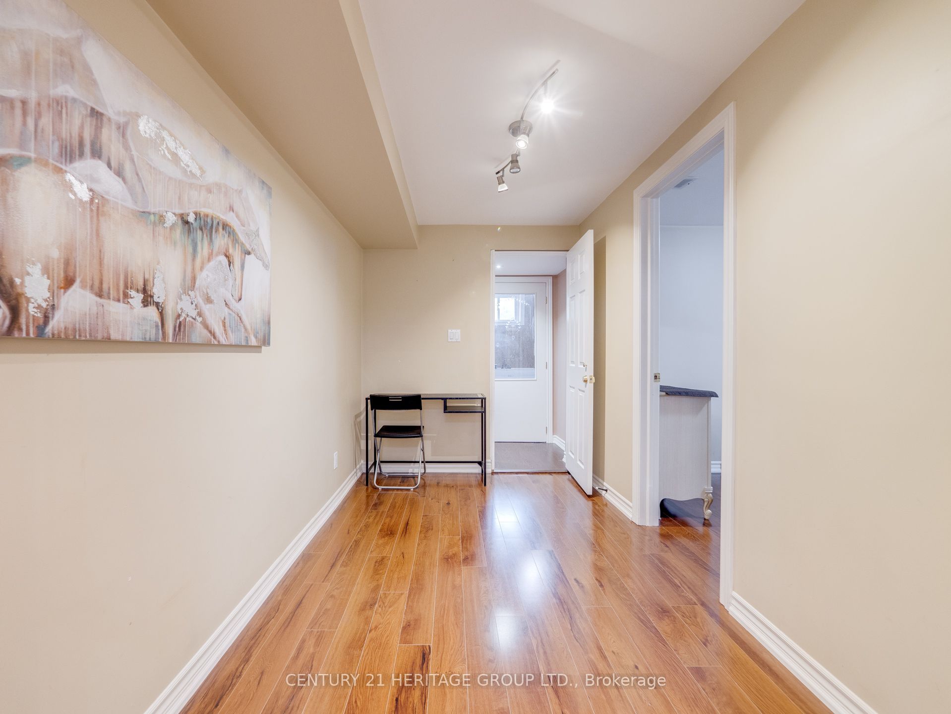 97 Allingham Gardens Room B Property Photo 3