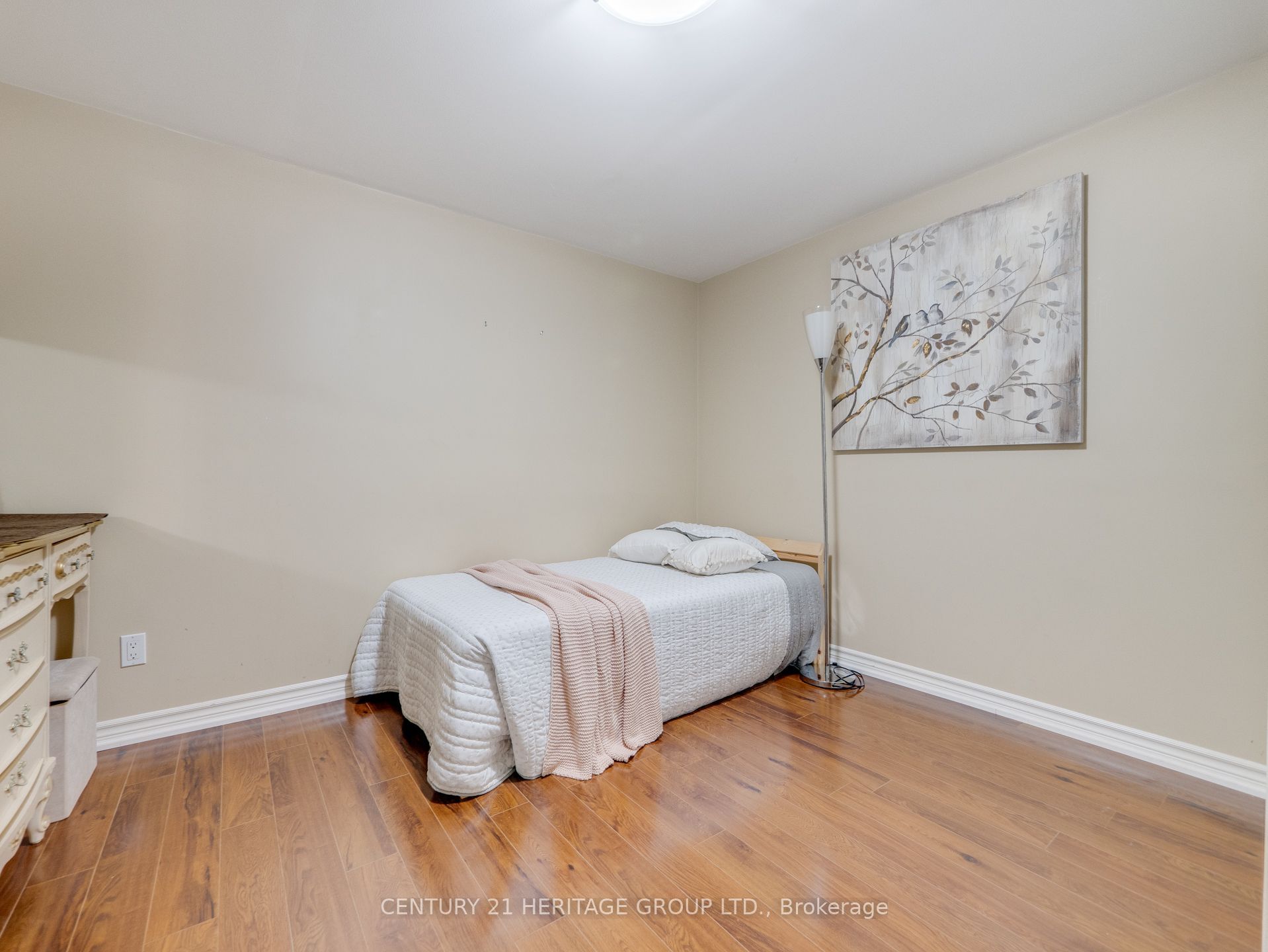 97 Allingham Gardens Room B Property Photo 6