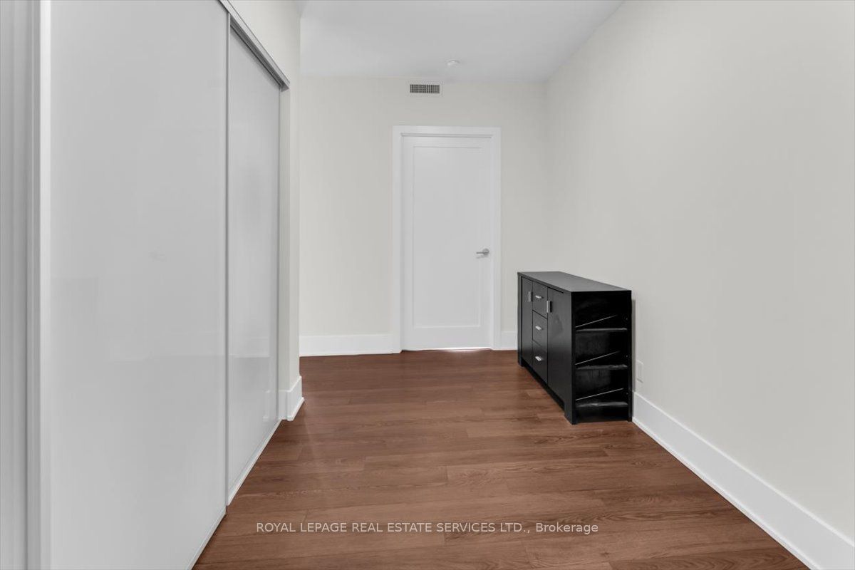 300 Front Street 1711 Property Photo 16