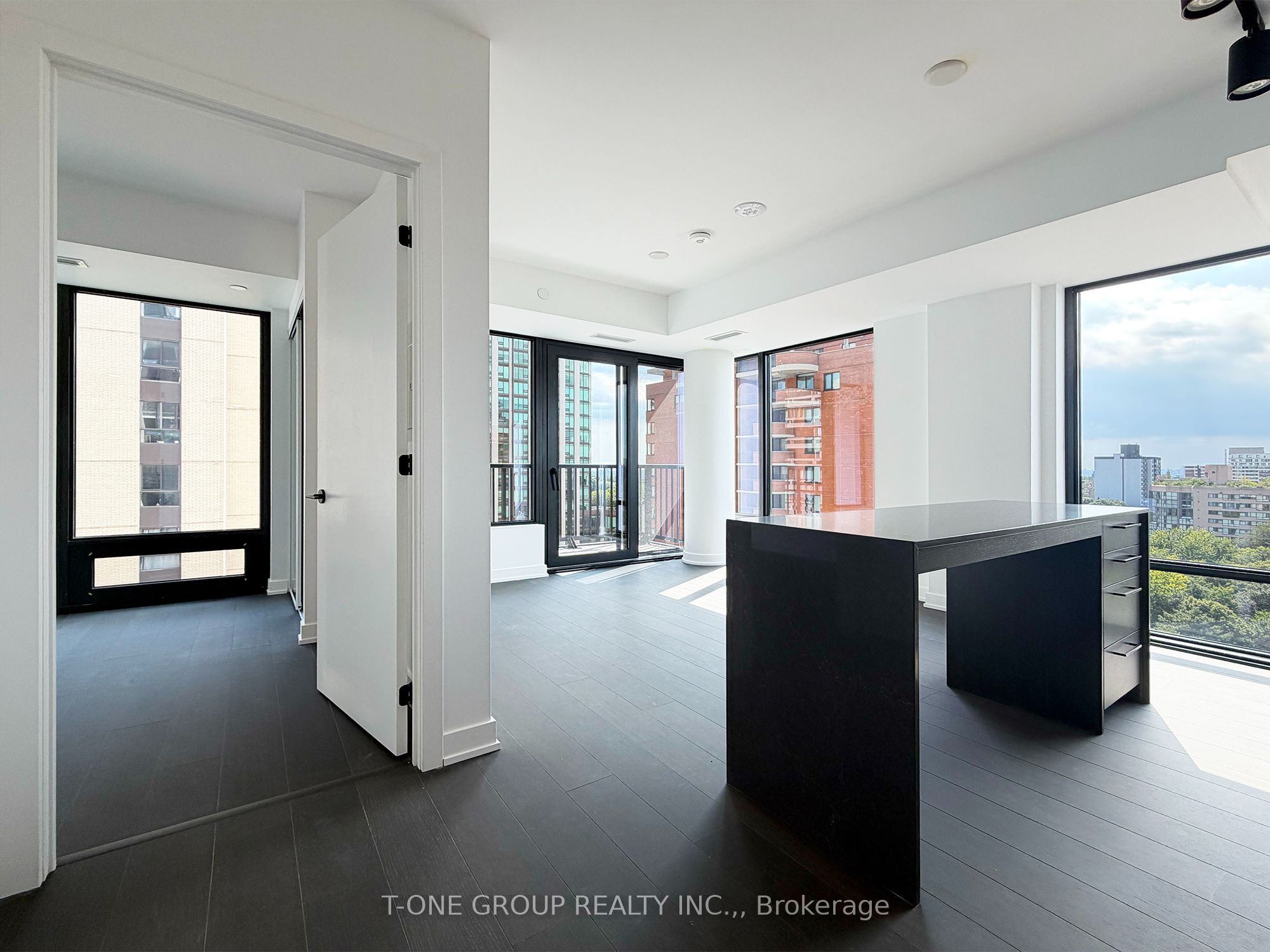 91 Montclair Avenue 1706 Property Photo 5
