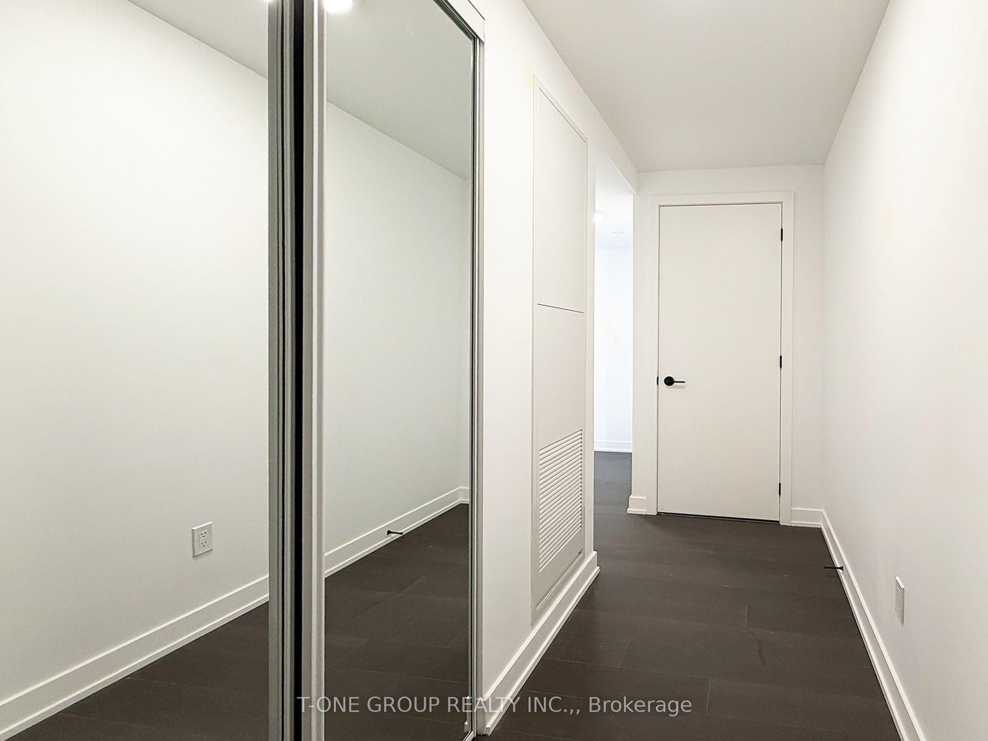 91 Montclair Avenue 1706 Property Photo 7