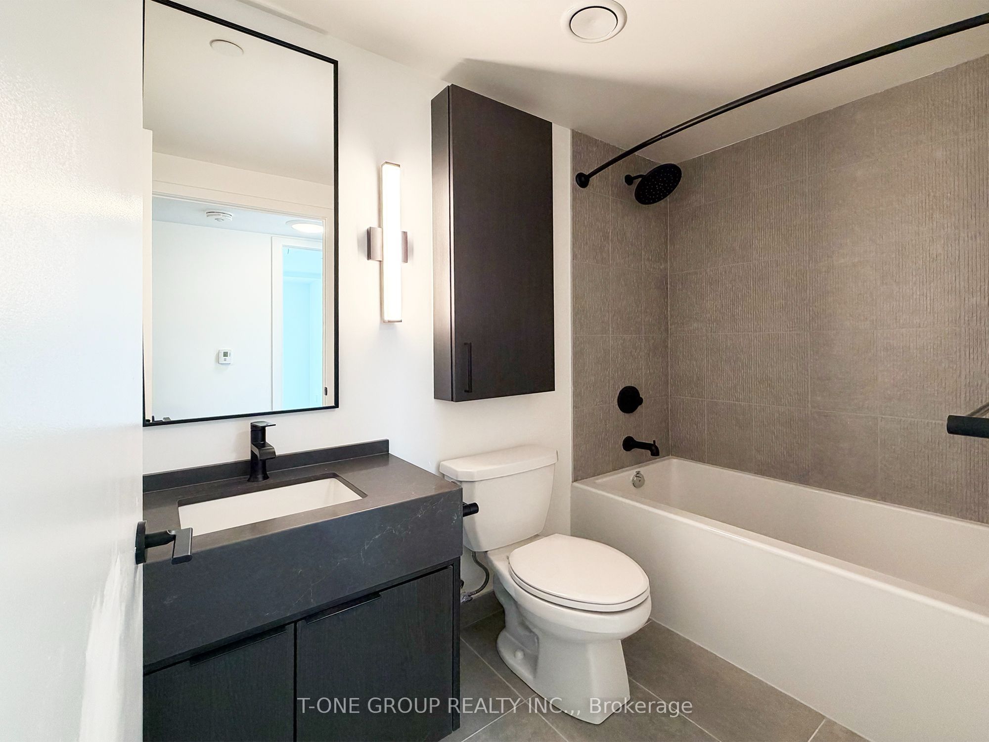 91 Montclair Avenue 1706 Property Photo 9