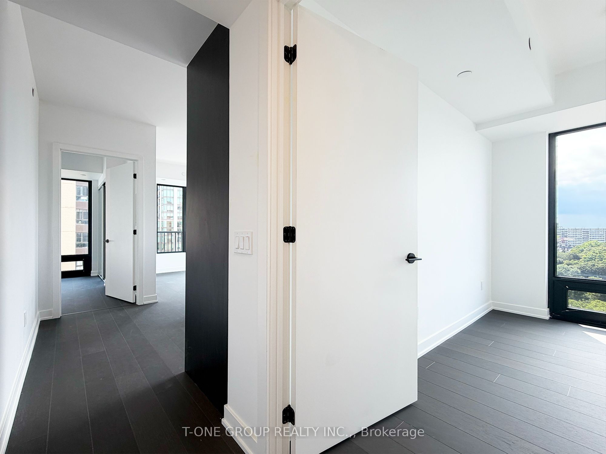 91 Montclair Avenue 1706 Property Photo 10