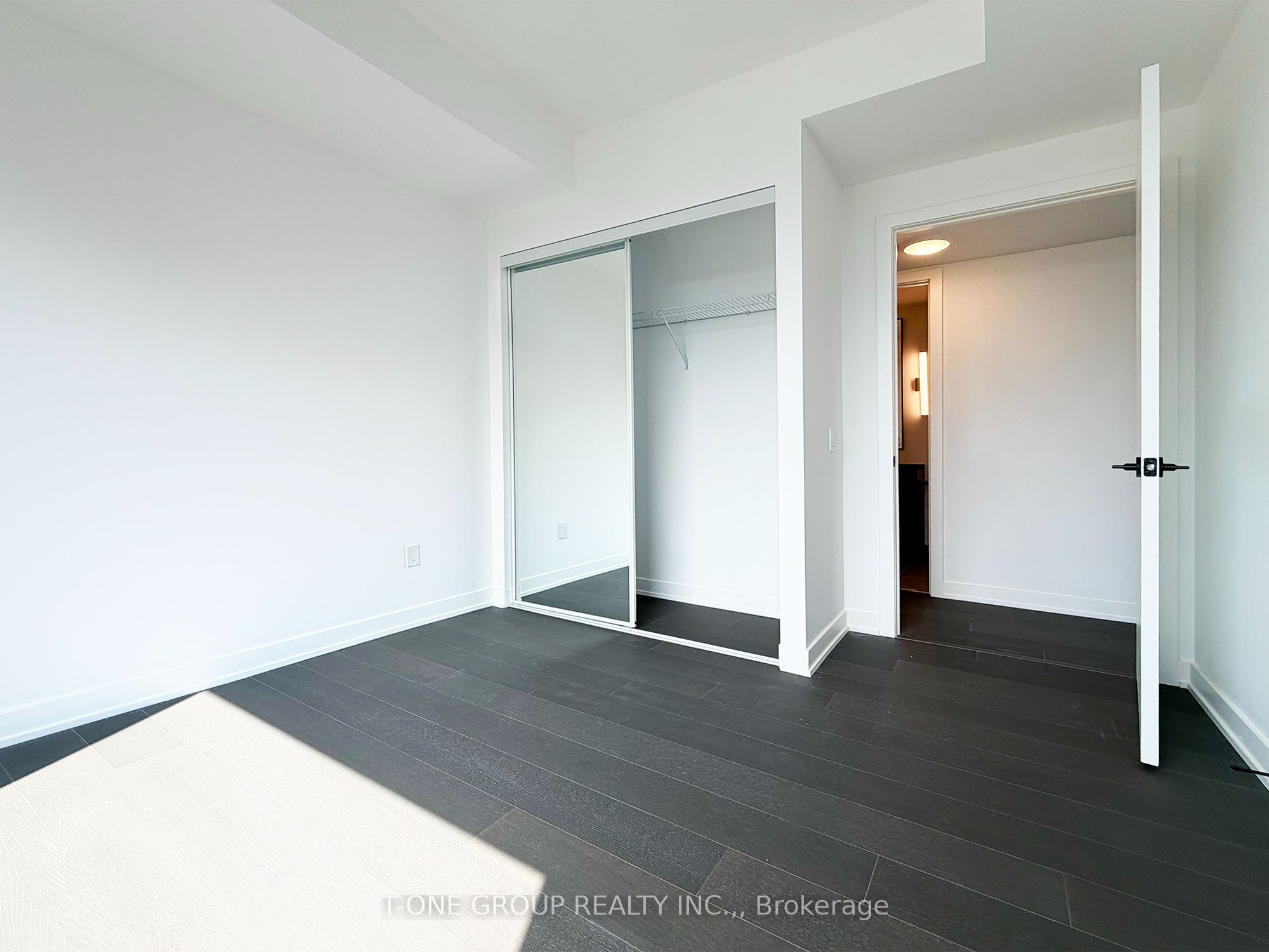 91 Montclair Avenue 1706 Property Photo 12