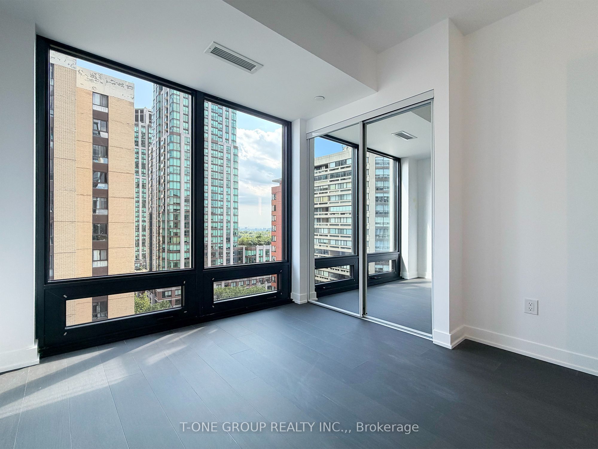 91 Montclair Avenue 1706 Property Photo 16